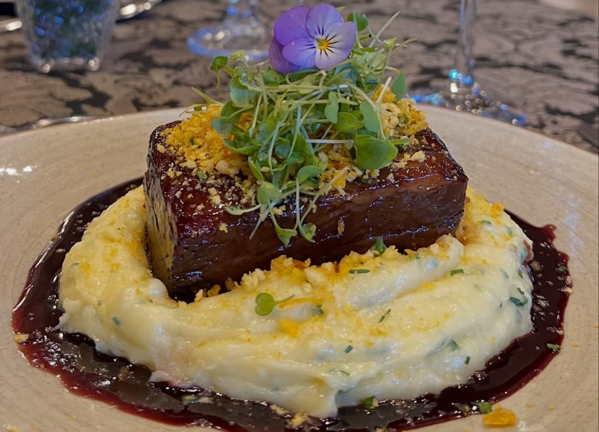 Receita criada para o circuito gastronômico do evento destaca vinho com Indicação Geográfica da Serra Gaúcha em uma experiência servida pelo Restaurante Höppner