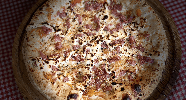 Prato Napoli Pizzaria (pizza nonna serrana)